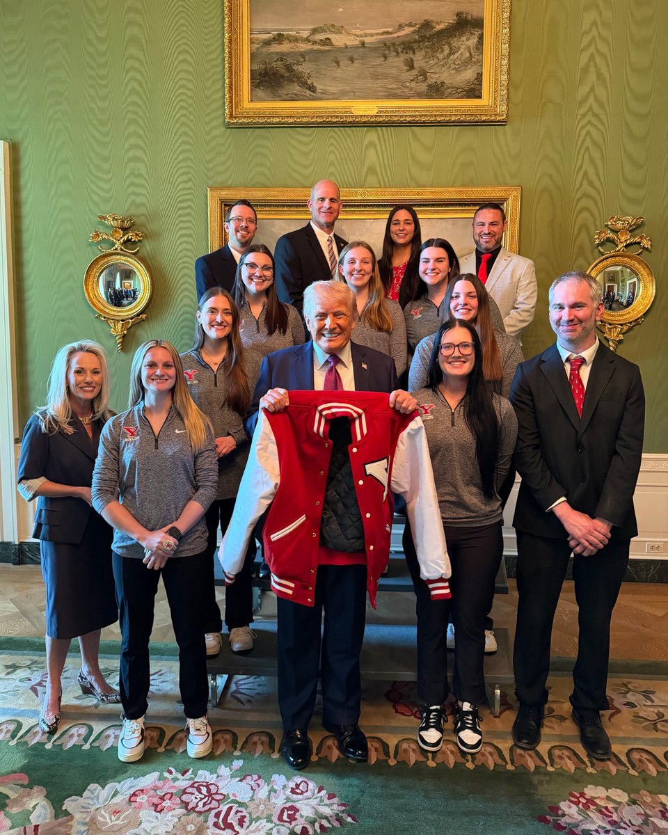 YSUBowling's tweet photo. The opportunity of a lifetime 🏆🇺🇸

We celebrated our 2025 National Championship at the White House with @POTUS yesterday! We were proud to represent our university and community while adding another cherished moment in our program’s history.

#GoGuins #ForThePlot https://t.co/1AsczDizBE