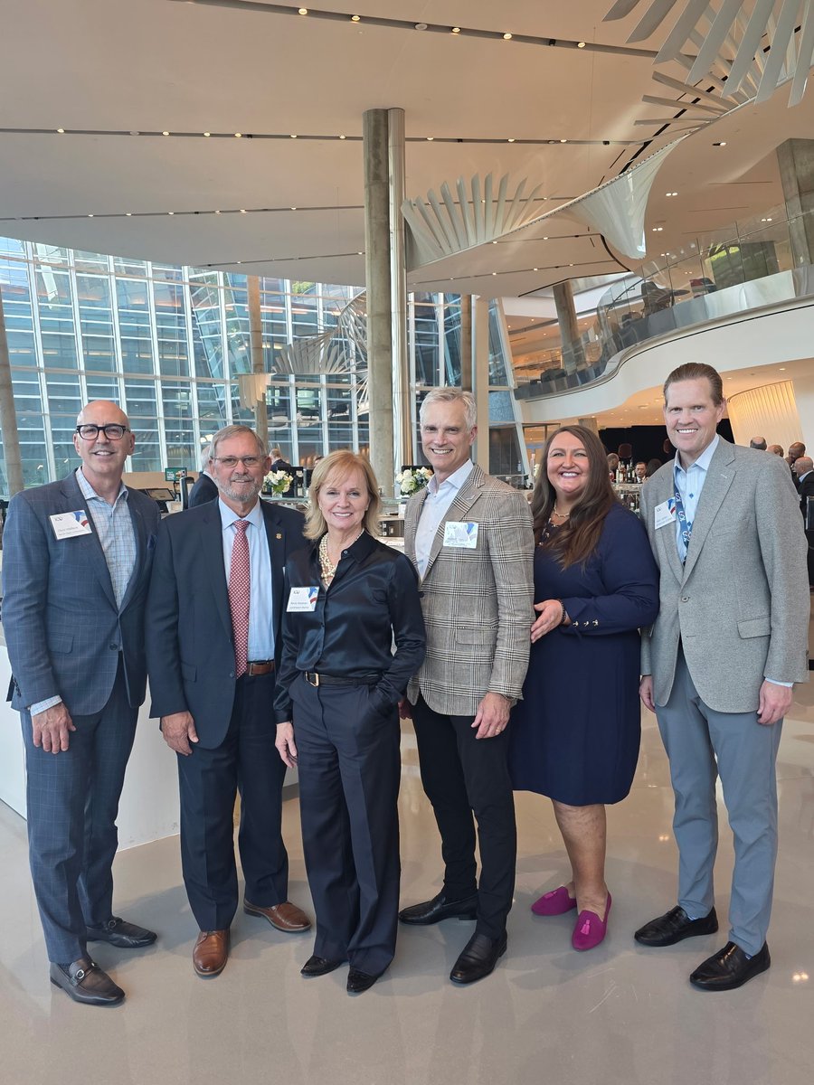 IrvingChamber's tweet image. Chris McLaughlin, for all you do to take care of business at our region’s economic engine.

#localaddressglobalaccess #catalyticleadership #commitmenttoexcellence #irvinglascolinas #community