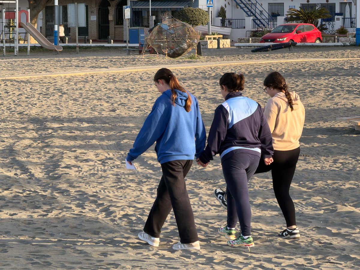 SAFAICET's tweet image. El alumnado de Religión de 3° de ESO ha tenido hoy una oración especial en la playa para celebrar el tiempo de Pascua. Ha sido un momento muy bonito de reflexión y contemplación en la naturaleza. 🙏🫶🏻❤️
#YoConSAFA #PastoralSAFAICET
@fundacionsafa @educsi @JesuitasESP @LdeFsj