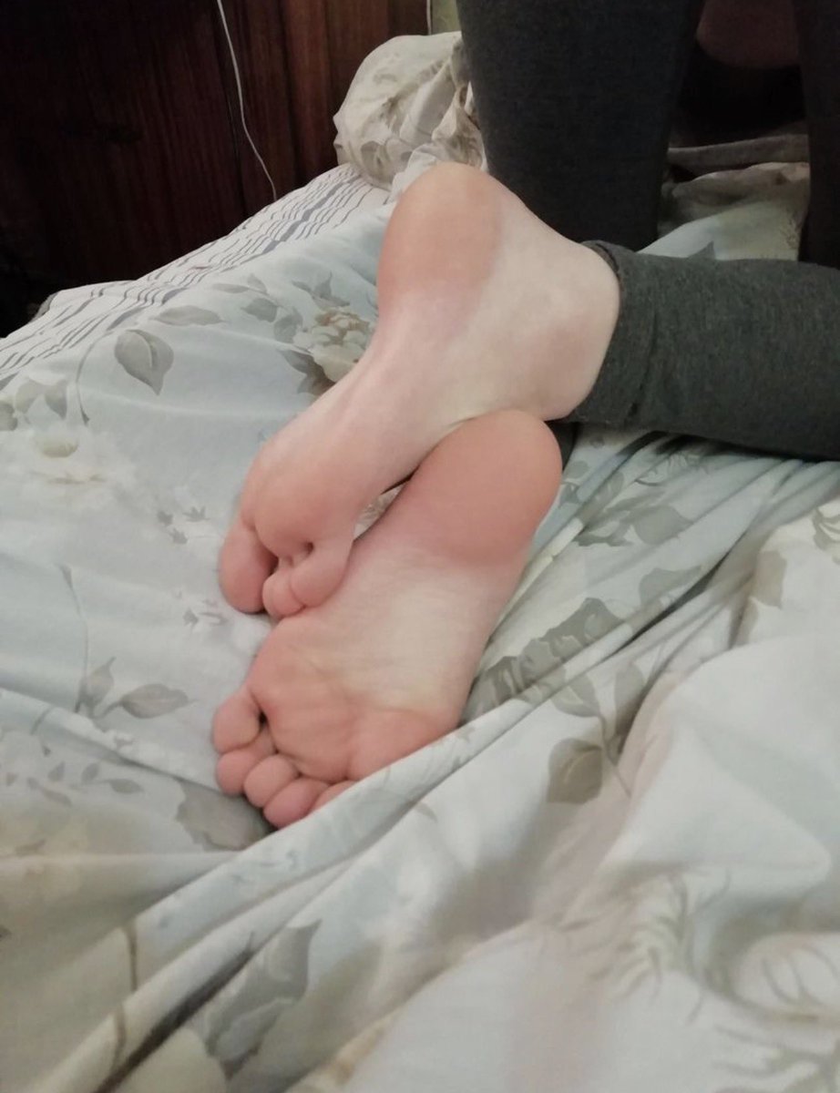 FeetGirlS22's tweet photo. Hi https://t.co/D0wmqk6G8n