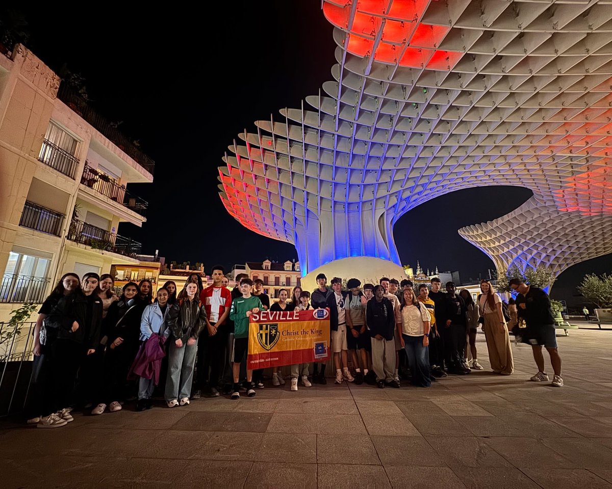 stamp_travel's tweet image. Day 3 of Christ the King’s tour of #Seville included exploring the Royal Palace &amp;amp; Seville Cathedral in the day, followed by watching the sun set from the Setas de Sevilla in the evening, and rounding off with a traditional Spanish meal &amp;amp; churros! 🇪🇸🍽

#SchoolTrip #SevilleTour