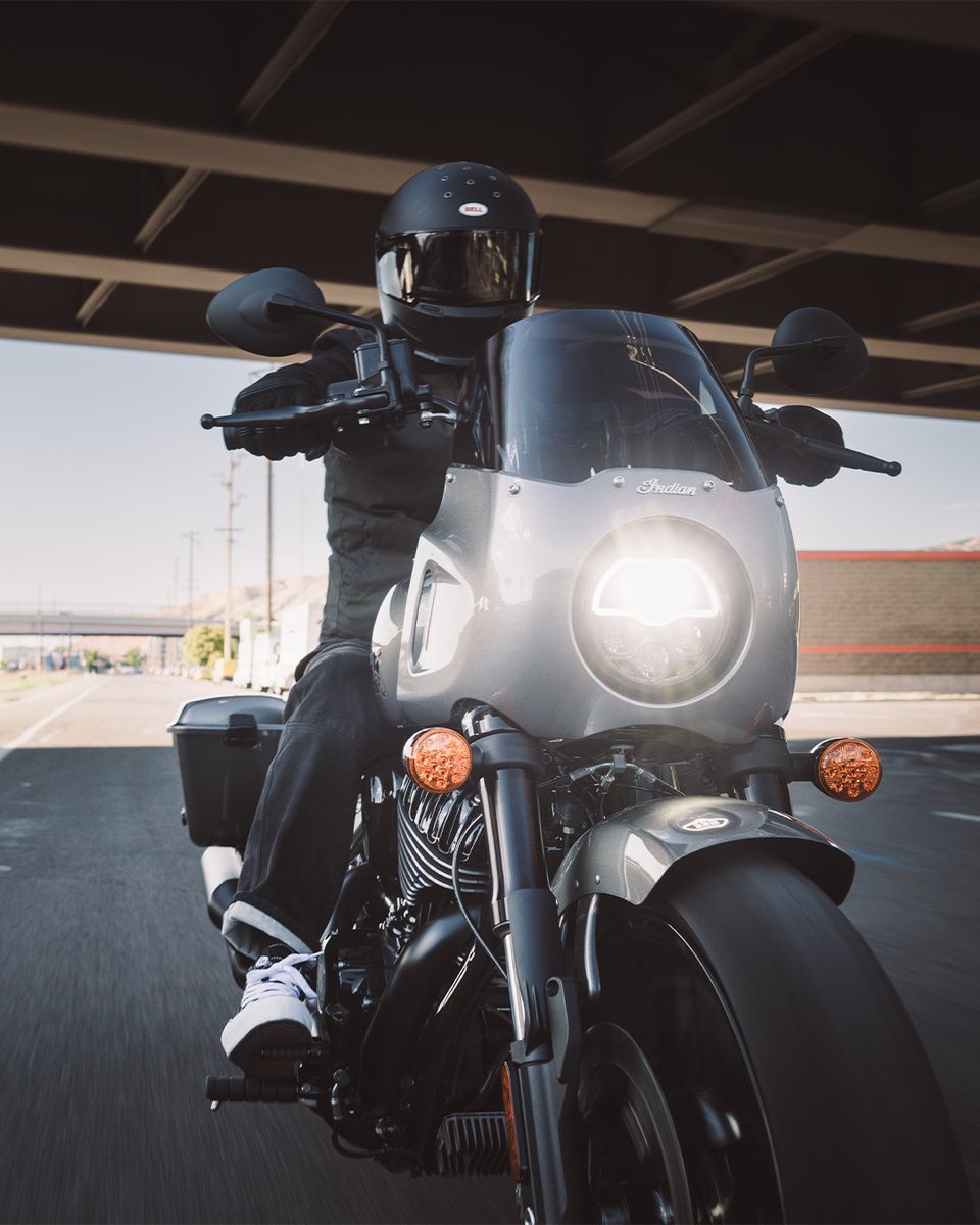 indianmotocycle's tweet photo. Purpose built to perform.

Everything about the Sport Chief RT was engineered for aggressive riding. From the air-cooled Thunderstroke 116 that delivers 120 ft-lbs of torque, to the quarter fairing, ride modes and RIDE COMMAND, every detail is built for instant response and complete control.

#indianmotorcycle