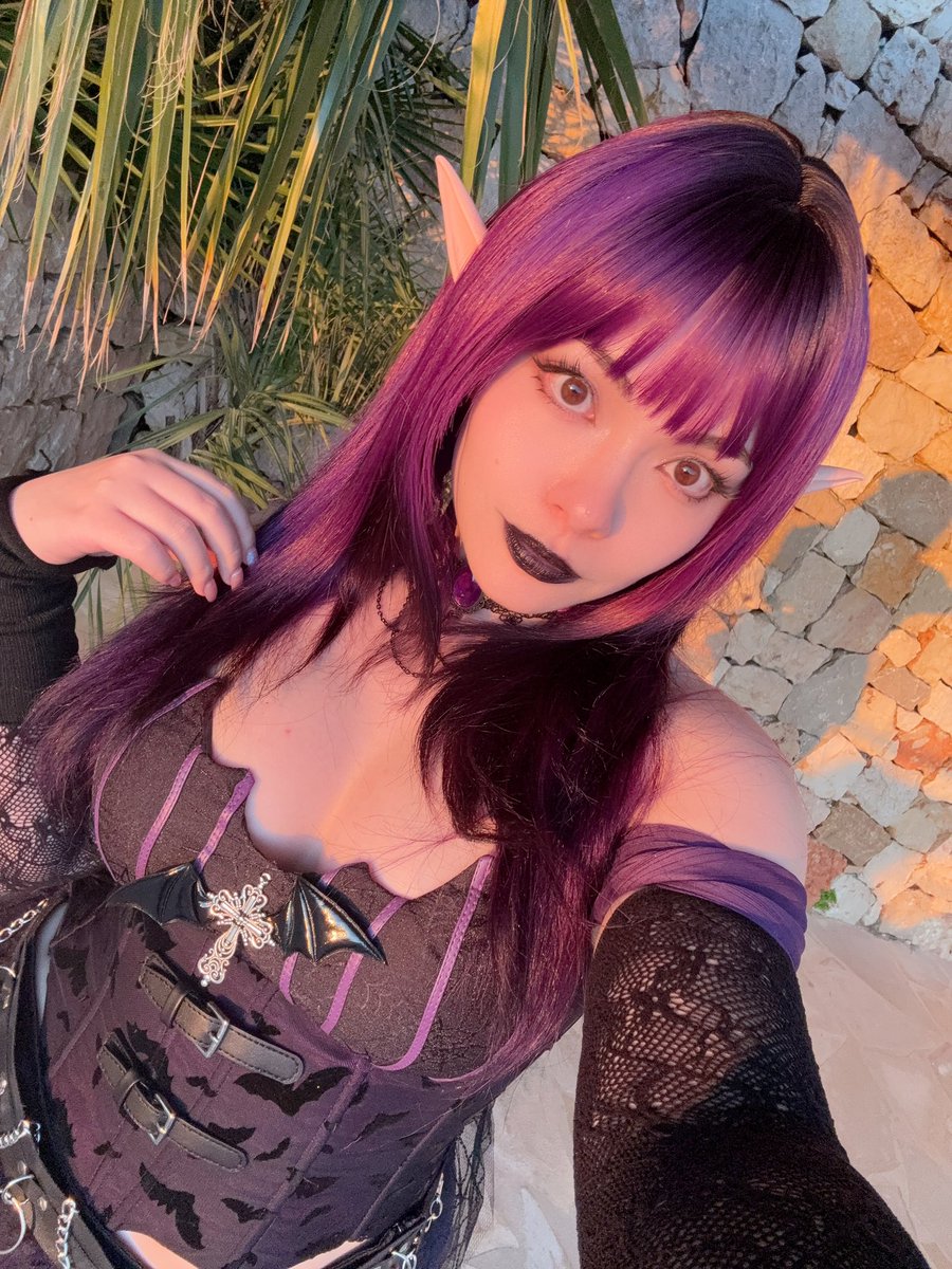 MoodyJes tweet media