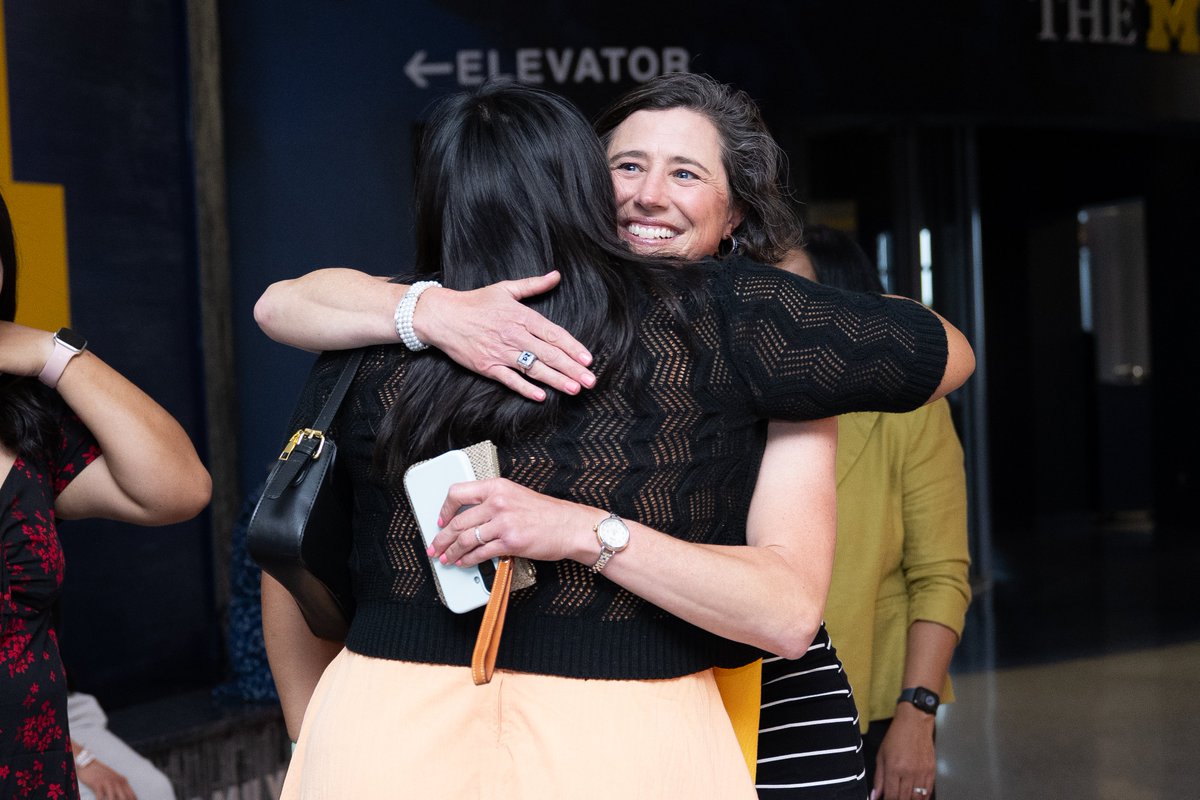 UMichWGolf's tweet image. We traded polos for glam and showed out for the Maizies ✨ Style, smiles and team spirit all in one night. 💙💛

The Maizies! » myumi.ch/y17P1

#GoBlue