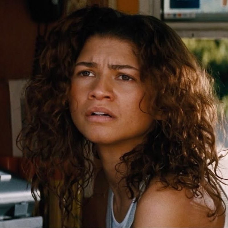 𝐳𝐨𝐞 tweet media