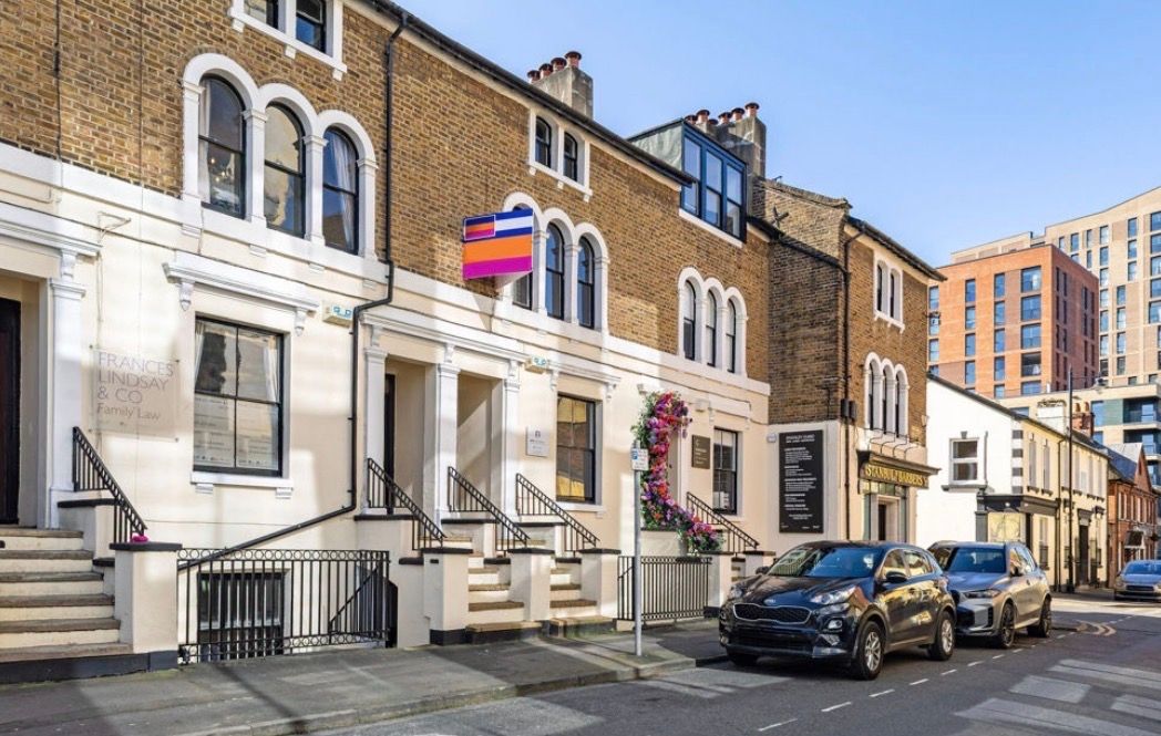 KemptonCarr's tweet photo. Price Reduction | Offices (1,176 sq ft) #ToLet in #Maidenhead

44 Broadway: moments from cafes, shops &amp; the station, with fast links to Reading &amp; London. 🚆 

Recently renovated. Ideal for office or medical use: https://t.co/EDXsNshwCj https://t.co/miobNf5g8L