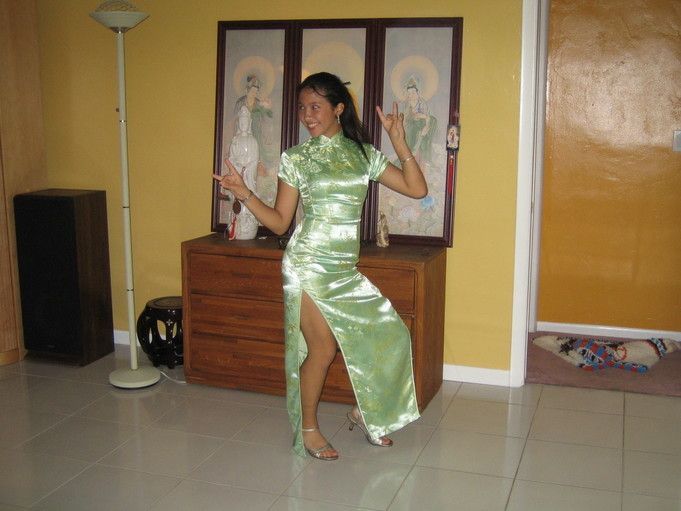 ARuinner's tweet photo. Cheongsam satin green..
#cheongsamsatin
#cheongsam
#shinny
#satin
#green https://t.co/ijDK3hyRsT