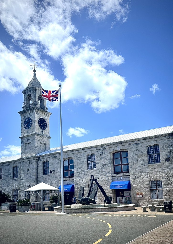 ConfidentialUn's tweet image. Leaving a little piece of my heart in Bermuda 🇧🇲 
#vacationmode #bermudaful #islandlife