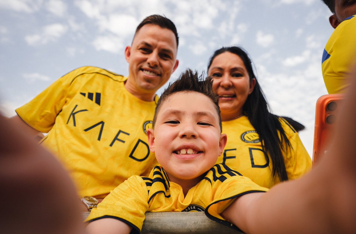 ChukwuDavid158's tweet image. Different faces. Different stories.
One love 💛
United by Al Nassr 🤝

#AlNassr #FanLove #Football