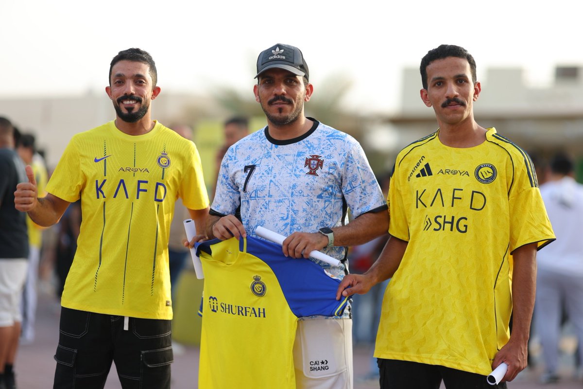 ChukwuDavid158's tweet image. Different faces. Different stories.
One love 💛
United by Al Nassr 🤝

#AlNassr #FanLove #Football