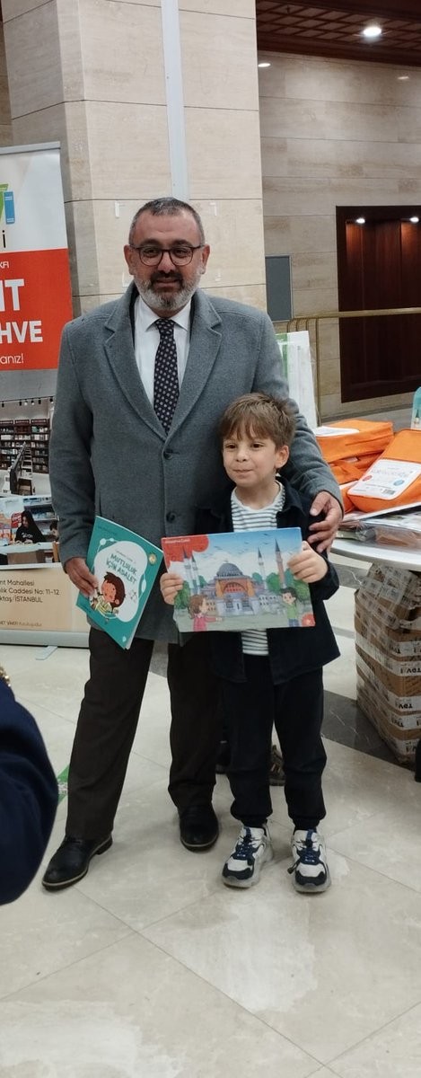 Avc_Muftuluk's tweet photo. 🔶Avcılar’da “Kitap Kumbaram” etkinlikleri sürüyor
Avcılar İlçe Müftülüğü tarafından düzenlenen “Kitap Kumbaram” etkinlikleri, çocuklara kitap sevgisi kazandırmaya devam ediyor. https://t.co/beUFSBaneZ