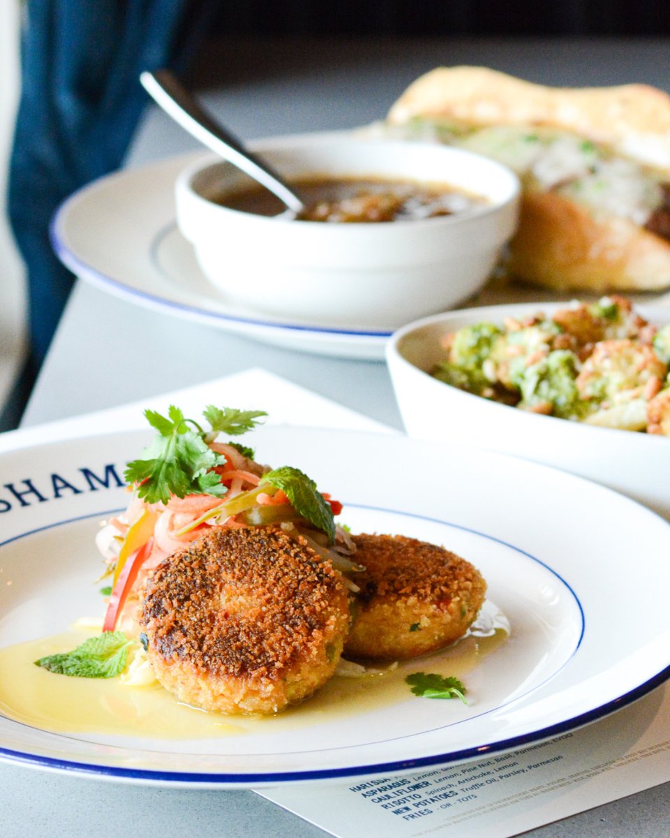 roshamboatl's tweet photo. When you can't decide: just go with all of them! 😄

These new plates are all so different - except that they're all an absolute must-try. 

Crispy crab cakes, French dip, and the tastiest cauliflower yet. Which one has your name on it?

#newmenu #springmenu #atlantarestaurants https://t.co/0L48R4yAr4
