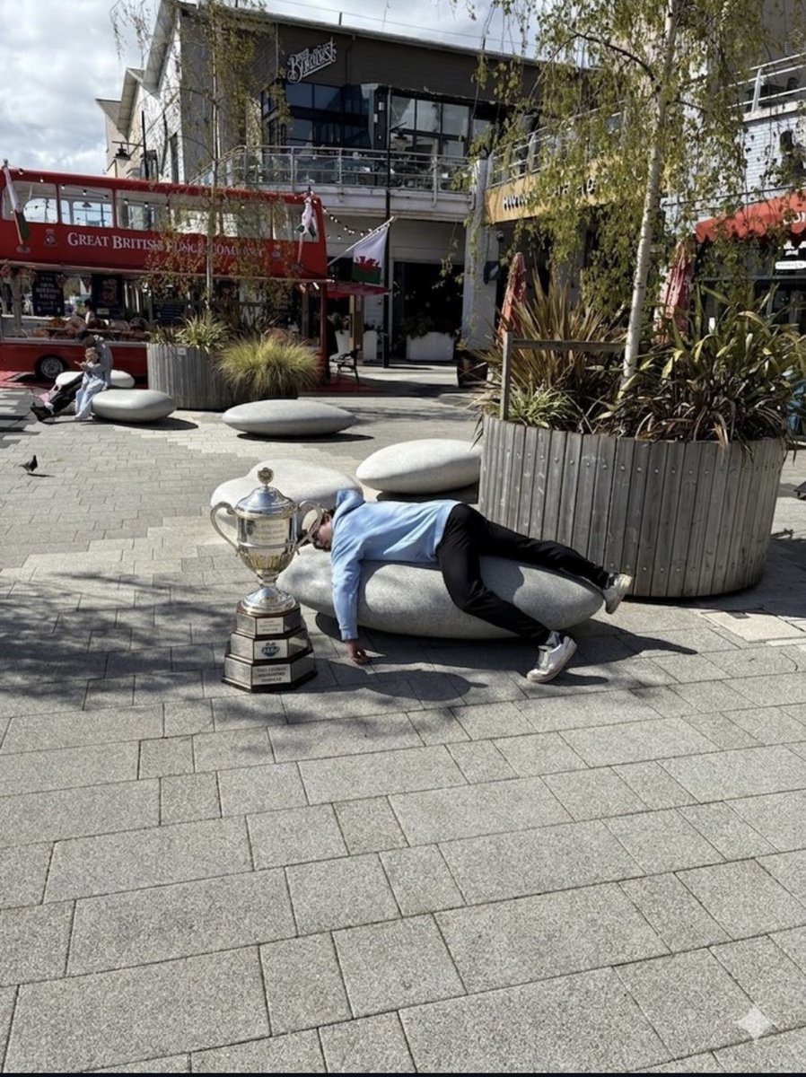 Capa107's tweet photo. Oslava výhry titulu v hokeji v podání Cardiff Devils - asi slušná párty 😁 https://t.co/LGJnPAQW0f