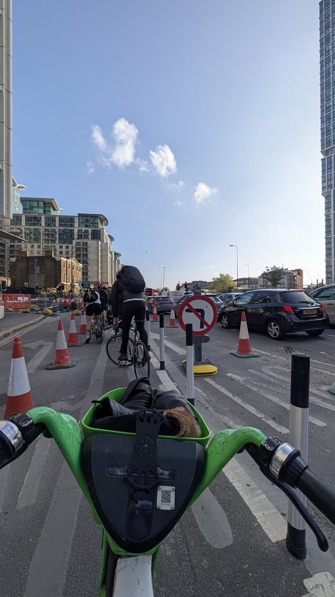 Leona 🎸 Graham tweet media