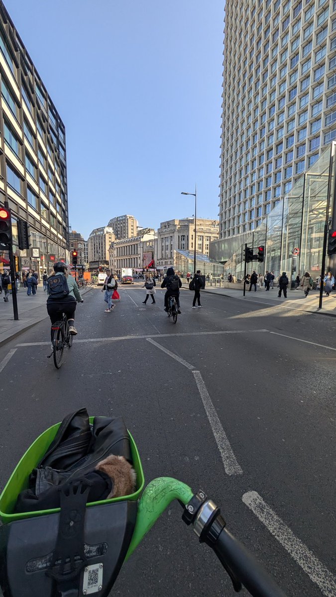 Leona 🎸 Graham tweet media