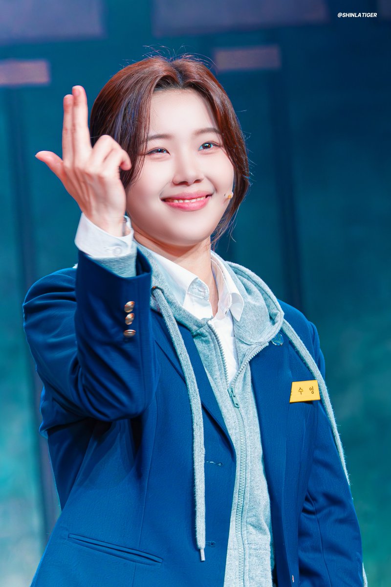 260419 낮 뮤지컬 A여고 사서의 영광과 비극 커튼콜
수영 #최민경 배우님
