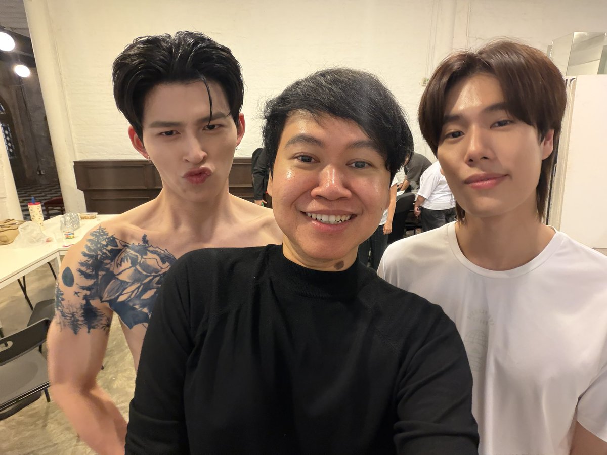 x-nuttapong tweet media