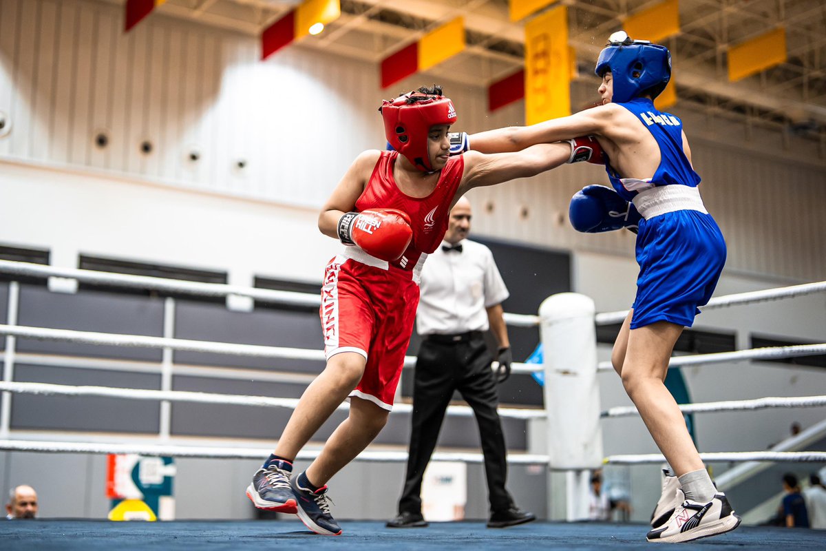 Saudi_Boxing_F's tweet photo. انطلقت بطولة المنطقة الشرقية للفئات السنية رجال وسيدات ، بمشاركة 460 لاعبًا ولاعبة يمثلون 20 ناديًا 🥊🇸🇦

وتستمر منافسات البطولة حتى يوم السبت 25 أبريل 

#الاتحاد_السعودي_للملاكمة https://t.co/uSX9MVxNtj