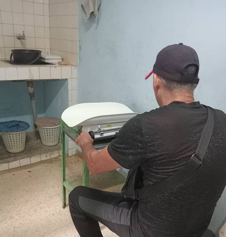 SaludBaracoa's tweet photo. Inicia en #Baracoa #Salud Pública la actualización de los instrumentos de medición de masa en base a la calibración, manteniendo y reparación por la Empresa PEXAC #Guantánamo
@Dr_WilsonPerez 
@garcell_katia 
@SaludGuantanamo 
@yoeaberob1 
@JoseAngel26152
@MatosYasma92509 https://t.co/MzGW83eA9s