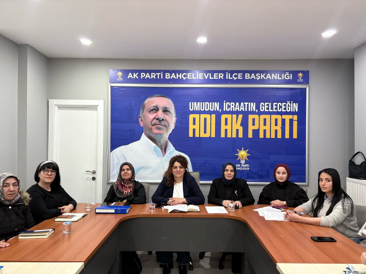 akkadnbevler's tweet photo. Başkanımız Dilek Toğral’ın başkanlığında, İl Koordinatörümüz Zehra Sevinçkan’ın katılımıyla Yönetim Kurulu Toplantımızı gerçekleştirildi.

Birlik ve istişareyle milletimiz için durmadan, yorulmadan çalışmaya devam ediyoruz. 🇹🇷 https://t.co/ENGgkvR2CN
