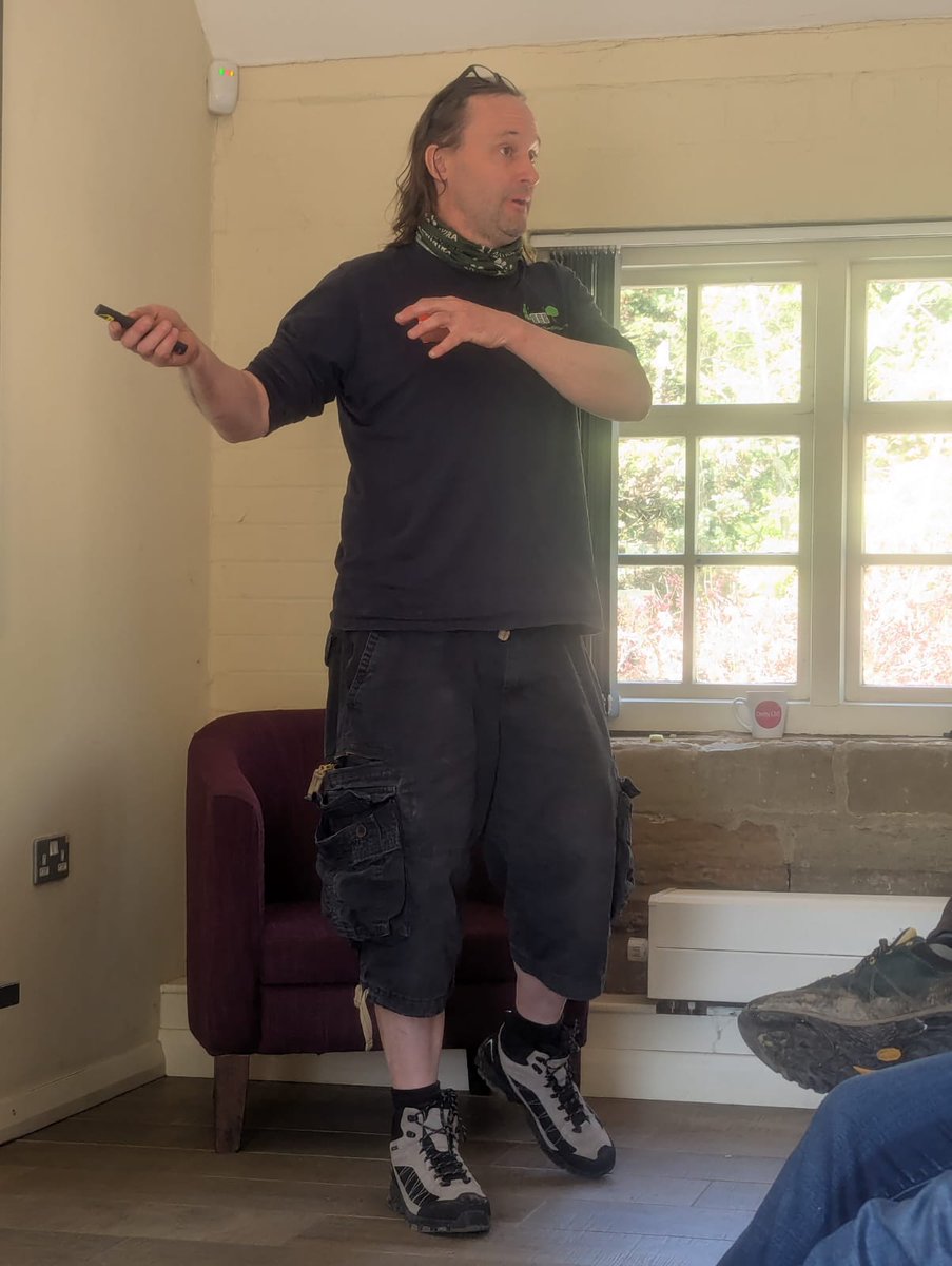 fruitnutvillage's tweet photo. We've been out of #Birmingham today... meeting #TreeOfficers from the #MunicipalTreeOfficersAssiciation in #Derby. Fun and informative... sunny... and... there was even #ForestBathing https://t.co/6Qgjp2lDzb