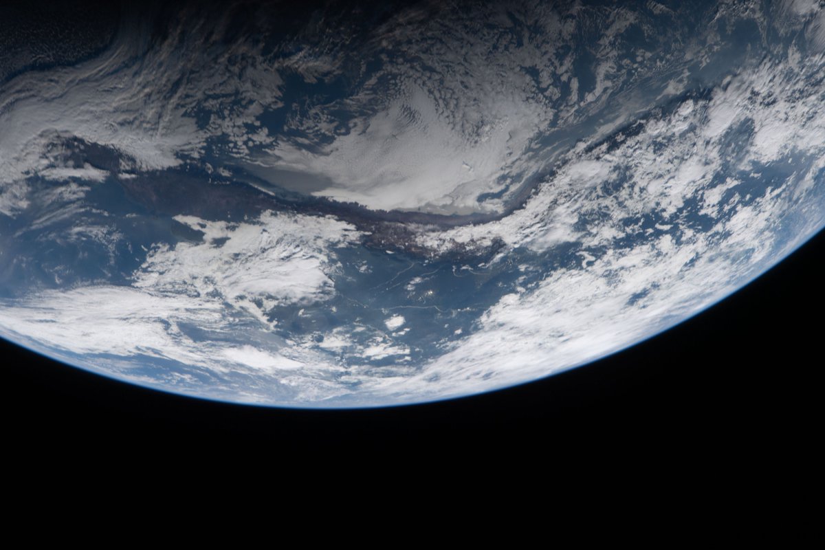 WE HAVE NEW IMAGES OF EARTH FROM ARTEMIS II!!! 

LOOK AT HOW BEAUTIFUL OUR PLANET IS!! HAPPY EARTH DAY!