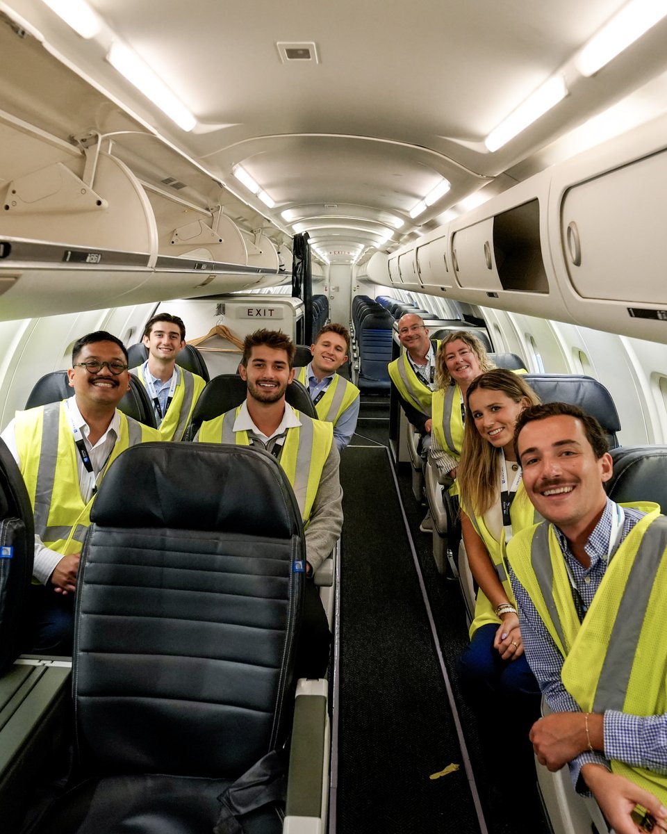 GoJet_Airlines's tweet image. Clear skies ahead for our newest Wingman class ☁️✈️
Welcome to the GoJet family! We’re lucky to have you.
#GoJet #Wingman #PilotCareers