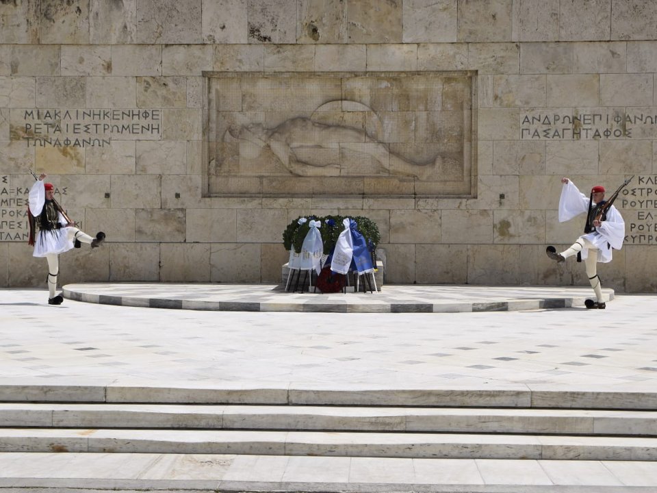 Greece in UK tweet media