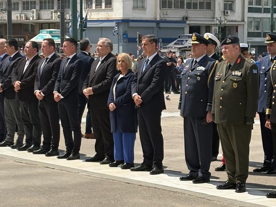 Greece in UK tweet media