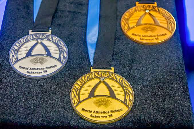TrackGazette's tweet photo. The medals for the 2026 World Relays in Botswana unveiled!🇧🇼

They were crafted with 120 Botswana-sourced natural diamonds at the centre and designed around the Mohembo Bridge, elephant tusks and zebra patterns! https://t.co/917V5j90LM