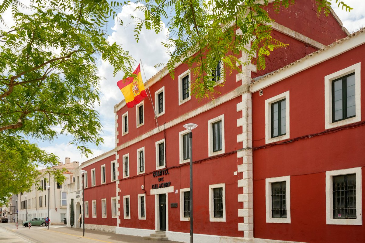 DHCM_ET's tweet photo. MUSEOS MILITARES. El patrimonio militar que conserva la isla de Menorca es de tal magnitud, que sorprende al que lo desconoce y asombra al que lo estudia. El MUSEO HISTÓRICO MILITAR DE MENORCA se inauguró el día 6 de enero de 1982. #IHCM #HistoriaMilitar #Historia #Museo https://t.co/VDLz5JbQXz