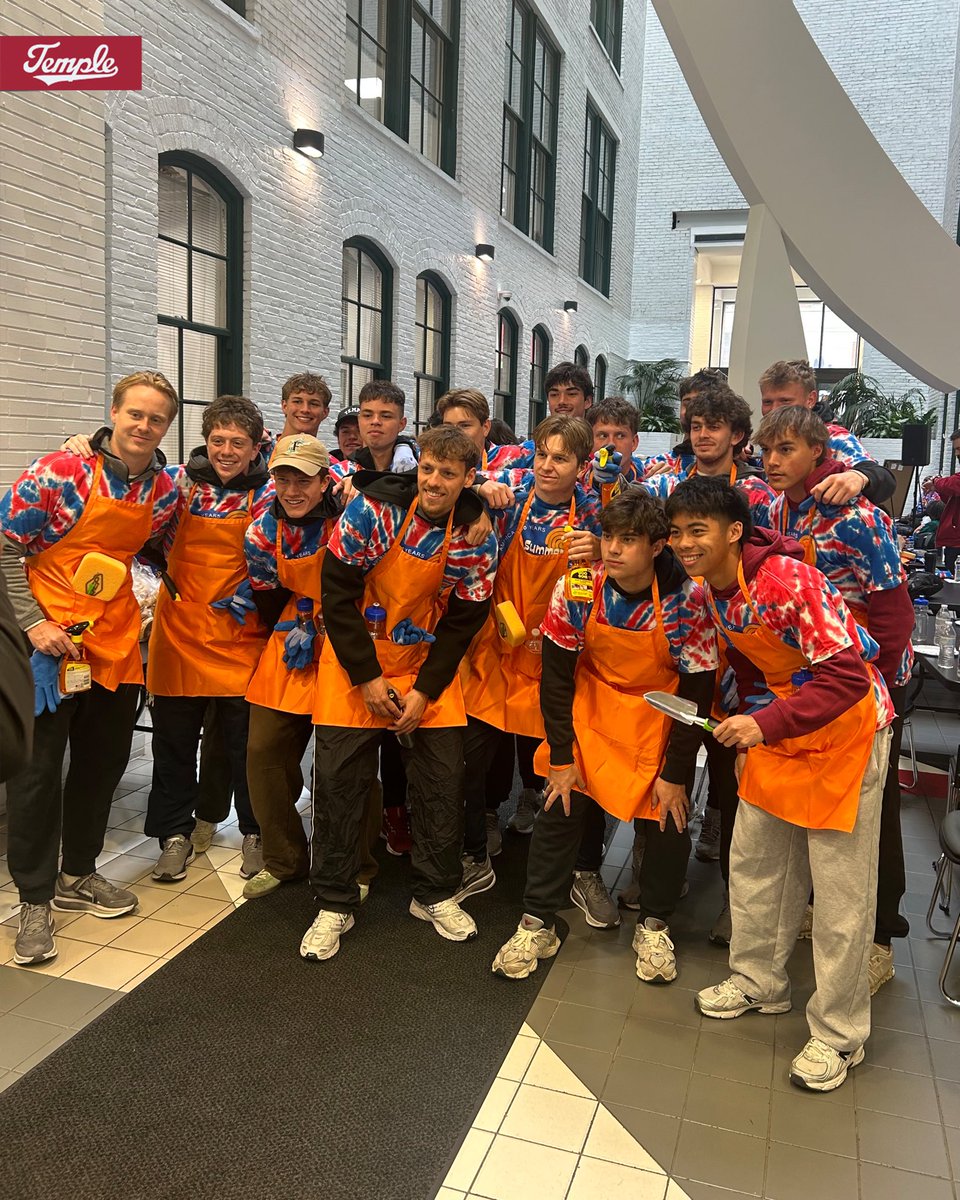 Temple_MSoc's tweet photo. Owls in the community 🤝

Temple men’s soccer partnered with North Broad Renaissance to give back and make a lasting impact off the pitch. 

#GoOwls https://t.co/LcXmA3Z6Vu