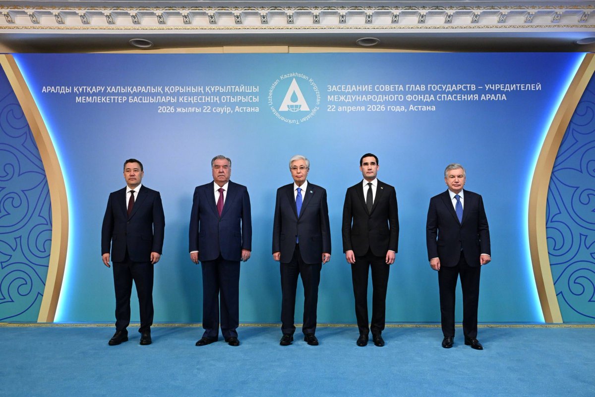 president_uz's tweet image. President Shavkat #Mirziyoyev took part in the summit of the Council of Heads of Founder States of the International Fund for Saving the Aral Sea, outlining priorities for #Uzbekistan’s upcoming chairmanship and calling for stronger regional cooperation to address water,
