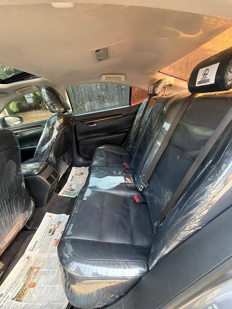 primeAutoDeals's tweet photo. untouched 💯 Excellent condition. ➡️ Gear: Untouched Very smooth. 💯 ➡️ AC: Factory fitted n Chilling💯  Status: Foreign used 🇺🇸  Grade: A+++  price: 19M Location: *Surulere Lagos* https://t.co/UaPMEoyZOV