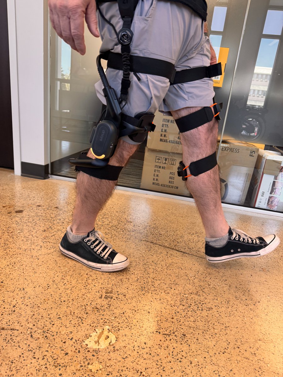 WolfPointTweet's tweet photo. We LOVE our jobs at WolfPoint! We get to test/try the most cutting-edge tech in the market. This time, it is the World's First knee exoskeleton by @Dnsysgo. One word to describe the assist it give - WOW!!! #DNSYSZ1 #KneeSupport #Exoskeleton #AIexoskeleton #DNSYS https://t.co/o2xsOJ4NSY