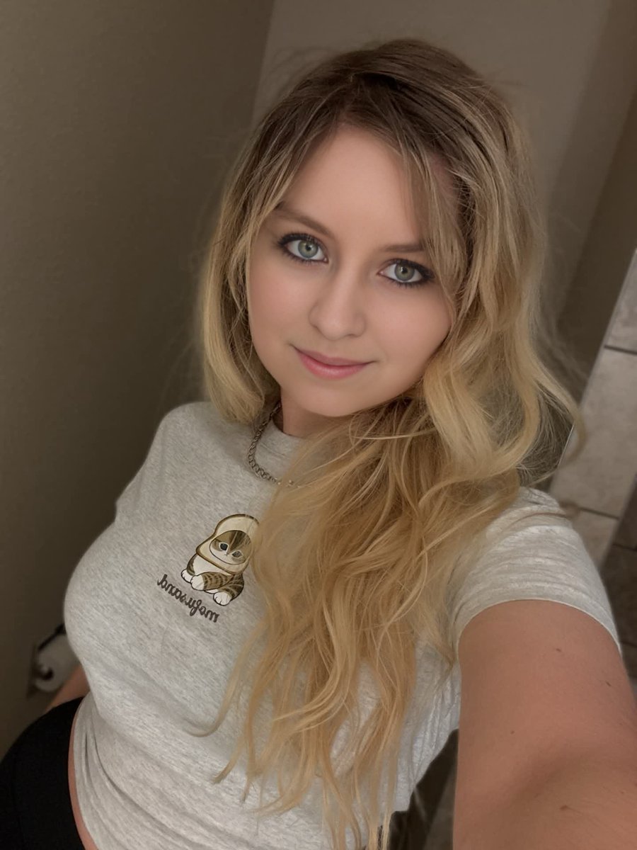 BoKingu25149's tweet photo. Mark wanted me to be a sheep, so I chose Musk’s 'X' to remain a Lioness. 🦁
Facebook was a crowded market of lies; I'm here for the silent whispers of Truth.
The Intellectual Laboratory is now officially open on X! 🧠🔬
#HelloX #FreeSpeech #AngelinaBlaze" https://t.co/028L2Ff07r