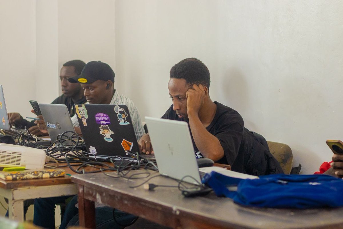 craesol's tweet photo. Cheers to our Explorers in Kenya! Crypter led an incredible workshop that brought together 45 movers at the Technical University of Mombasa. 

East Africa is on the move,  LFG! 🌍🚀 https://t.co/bFaWLEVEZt