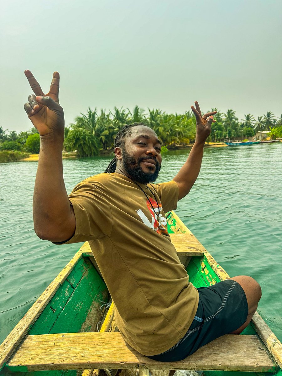 ElormBeenie's tweet photo. So much joy, freedom, peace, sanity and serenity in the countryside. Clean Energy + Clean Air + Clean Water ♻️🧘🏾♂️🇬🇭💚🌸🌾🕊️
#Aqua #Life #Hodophile #Autophile #Ghana https://t.co/AdB090thCl