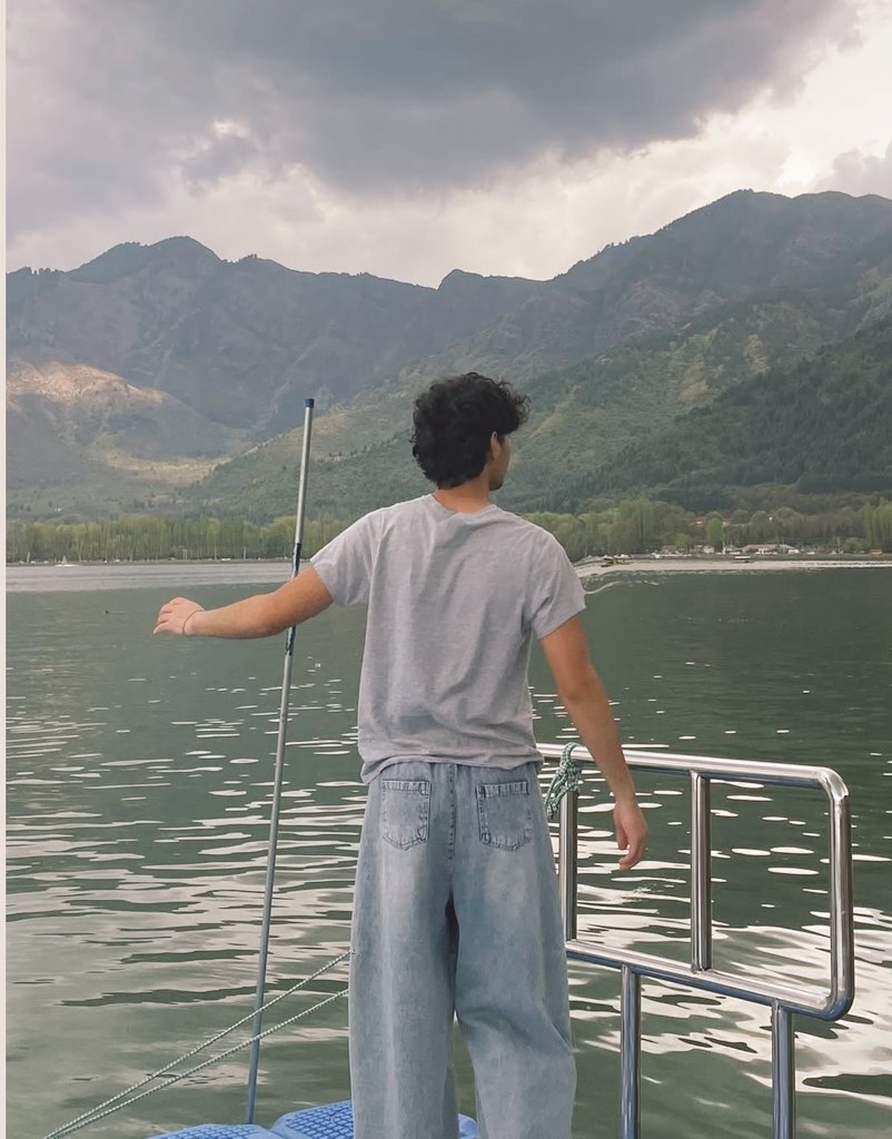 ZAINHAYAT33's tweet image. I'm still cold .
#viral #post #explore