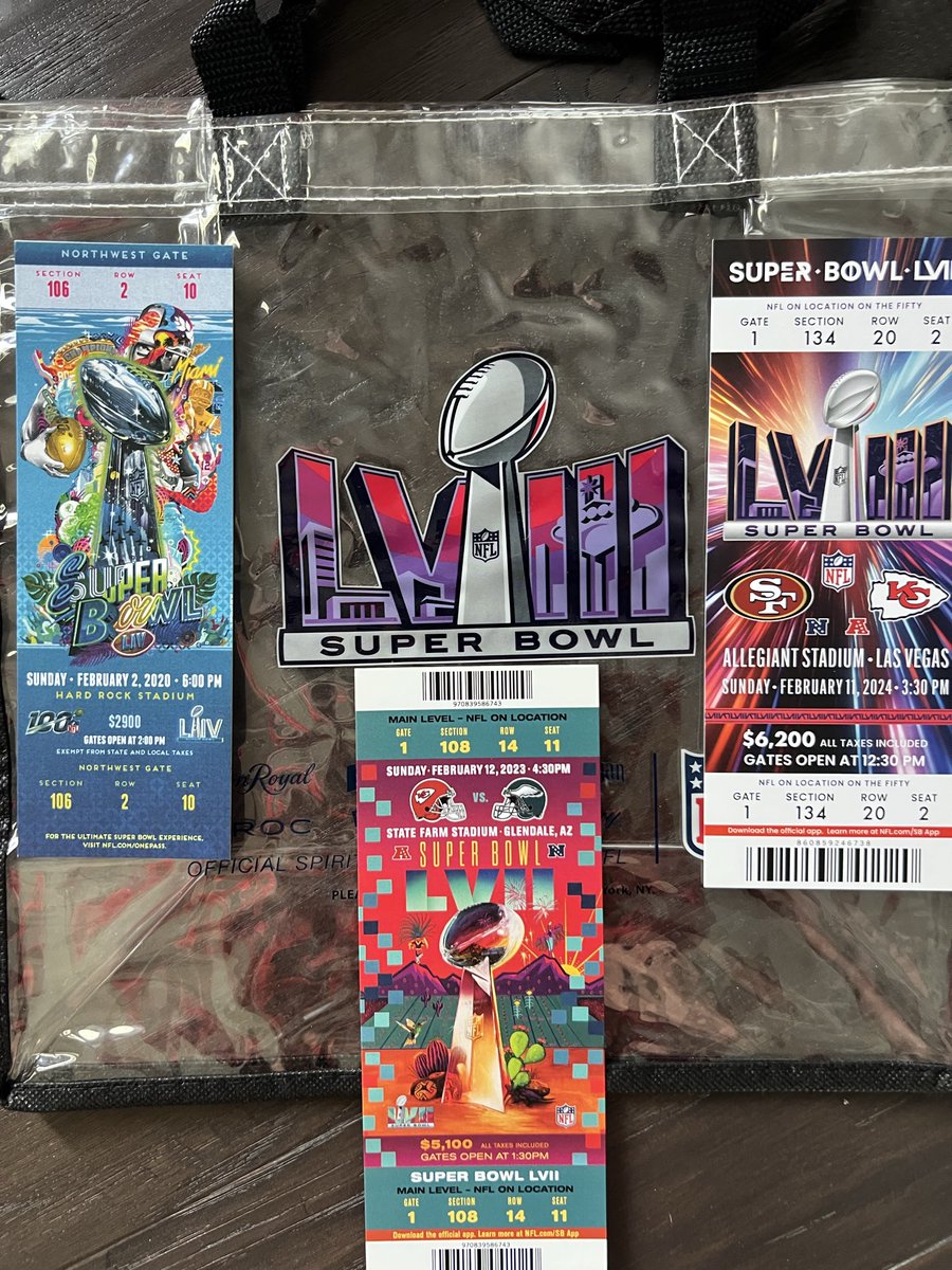 It’s #NFLDraft giveaway🚨week baby! Time to let Veach cook! Next #ChiefsKingdom Superstar incoming.

FollowME &amp; RT♻️this post for your chance to win REPLICA SB Champs tickets from our wins in 54, 57, &amp; 58! Plus I’ll add the SB58 clear bag. Winner 📣 on 5/2! In VEACH we trust.