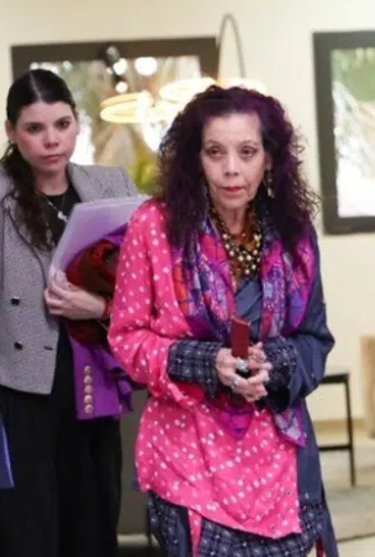 #Nicaragua

Tengo claro que Daniel Ortega morirá sin pagar sus crimenes; pero nadie me quita la ilusión que la maldita hija de perra de Rosario Murillo y sus vástagos sean quienes paguen por todo.

Todito, todo.