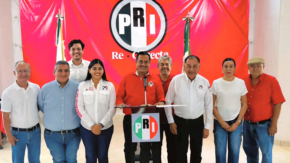 BetzyPinzon's tweet image. 🎤📹 Rueda de Prensa semanal del #PRI estatal #Colima 🇲🇽

❌️ Alto a la inflación de los productos de la canasta básica 💸
#Morena no puede, no sabe o no quiere gobernar bien 

#Politica #gobierno