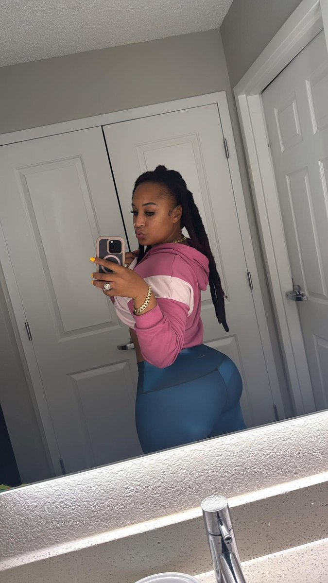 danielleje708's tweet image. #outfit