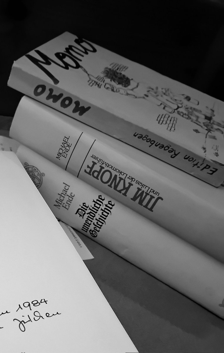 MehrkensCh's tweet image. Der Verdacht hat sich bestätigt: Vor wenigen Wochen einen #Momo-#Raubdruck erstanden. Keine ISBN, keine Seitenzahlen, grüne, vergilbende und leicht schwammig gedruckte Tinte. Nicht zitierfähig und doch wunderbar.

Habt ihr Raubdrucke?
#Bücher #Literatur #MichaelEnde