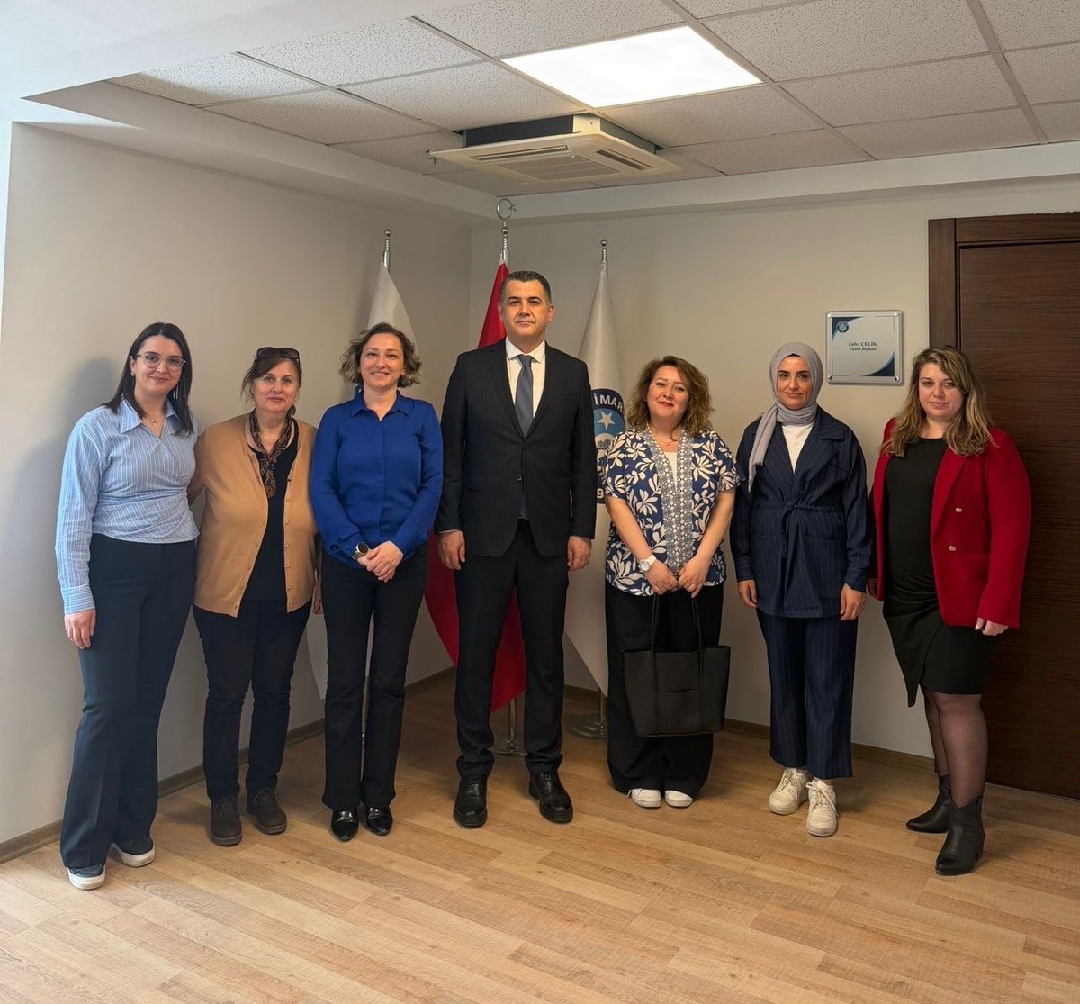 Sendikamızın değerli kadın komisyonu başkanı Şirin KILIÇ ve değerli komisyon üyelerine nazik ziyaretleri için teşekkür ederiz.