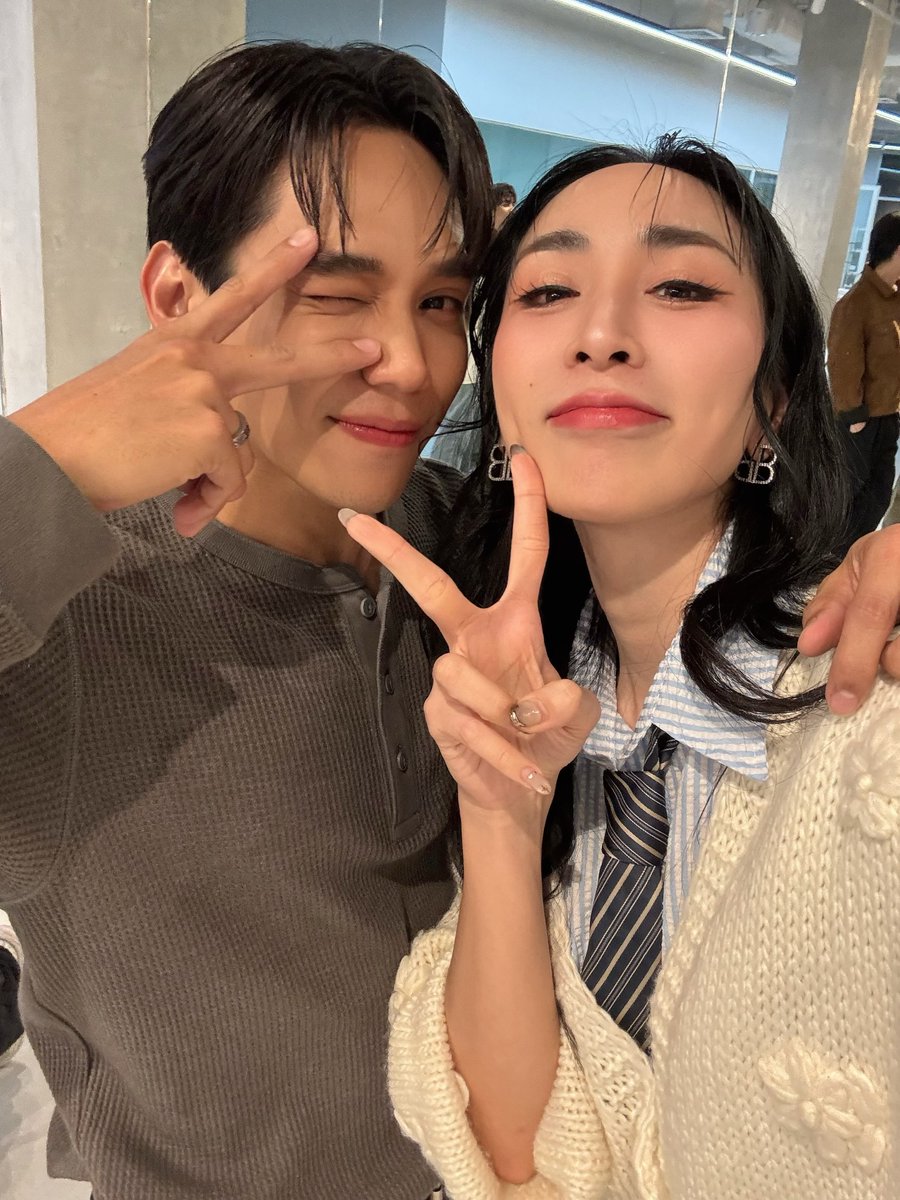 로나ೀ 🎀 tweet media