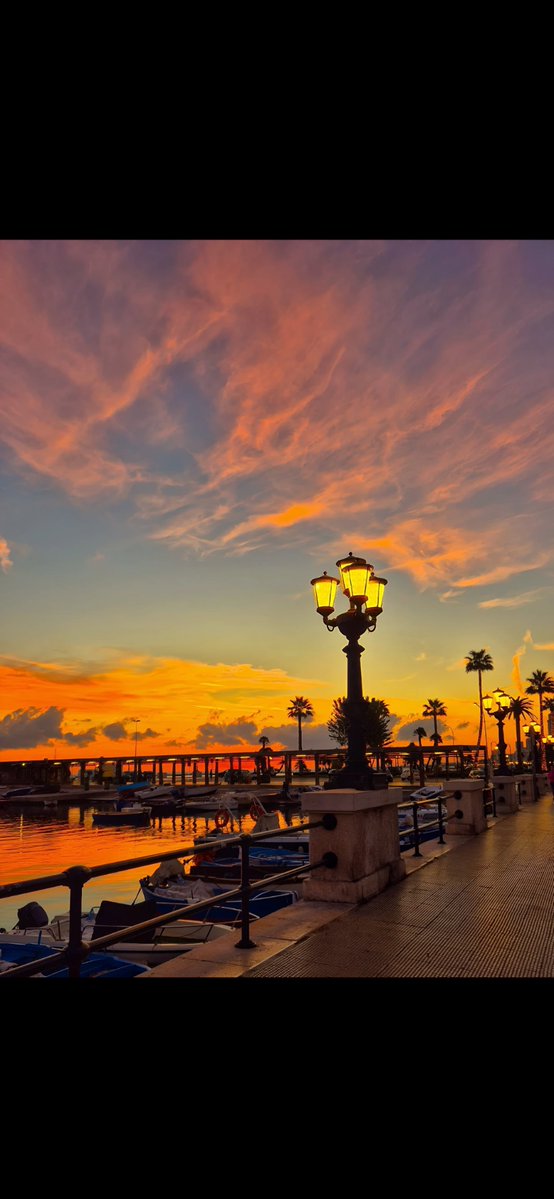 المساج في صلالة عمان الإسلامية . tweet media