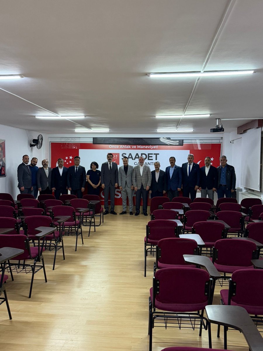 Anahtar Parti Gaziantep İl Başkanı Sayın Murat Üzümcü ve beraberindeki heyet, Saadet Partisi Gaziantep İl Başkanlığı’mızı ziyaret etmiştir.

Gerçekleştirilen ziyarette; şehir gündemine ilişkin değerlendirmelerde bulunulmuş, teşkilat çalışmaları ve ortak toplumsal meseleler