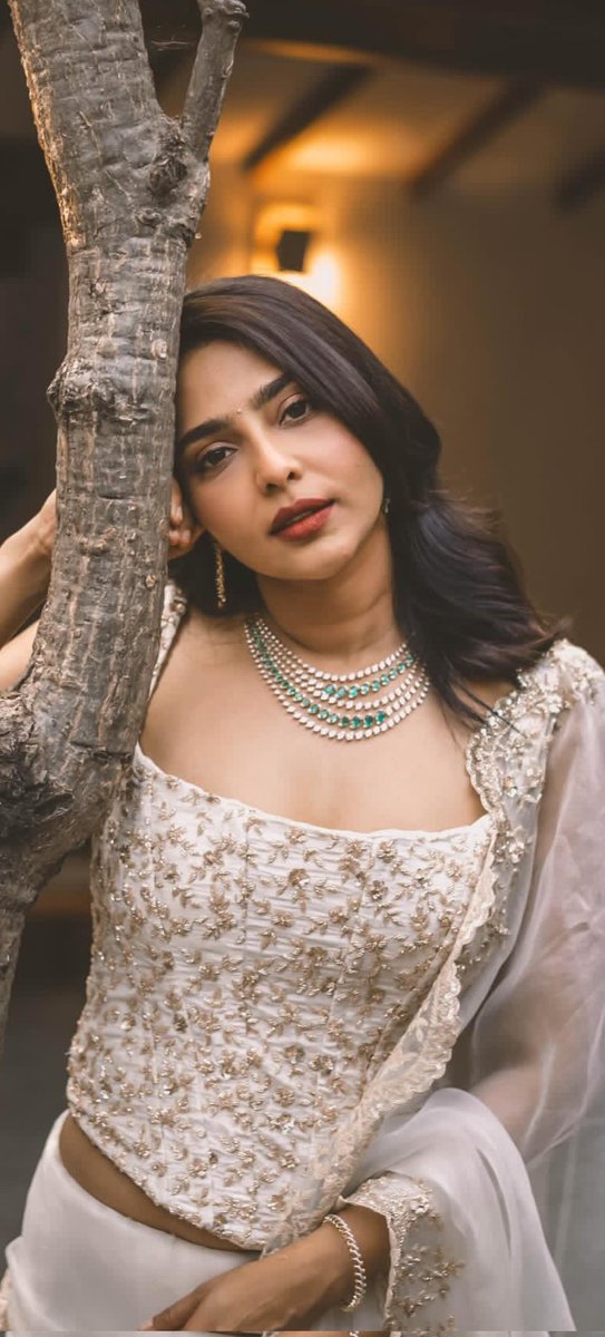 Lovely_Queens1's tweet image. #AishwaryaLekshmi