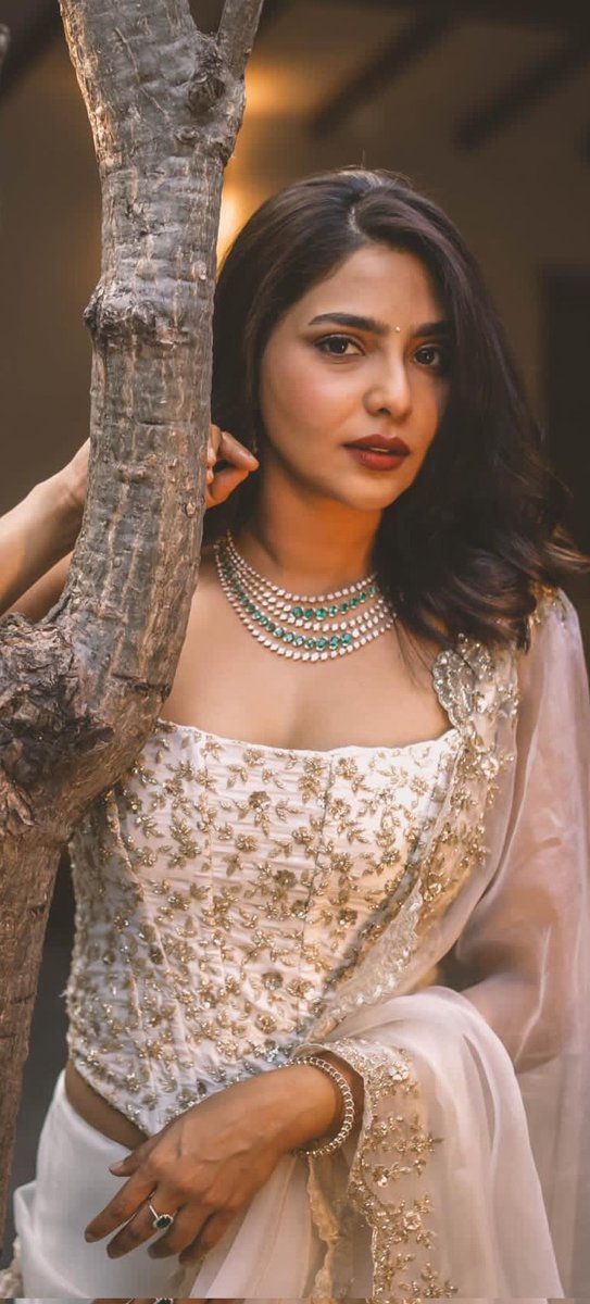 Lovely_Queens1's tweet image. #AishwaryaLekshmi